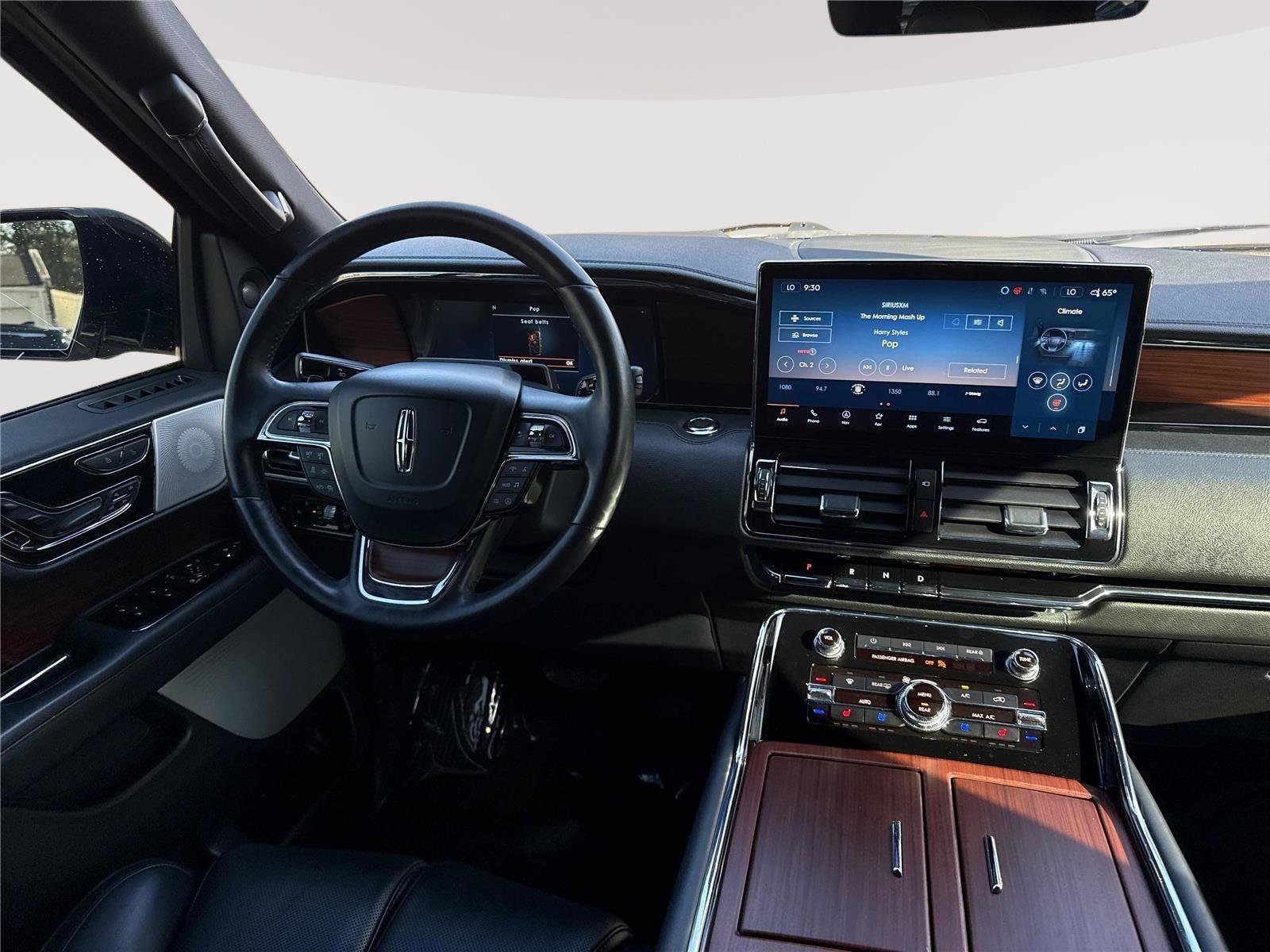 Used 2023 Lincoln Navigator L Reserve AWD/4WD image 13