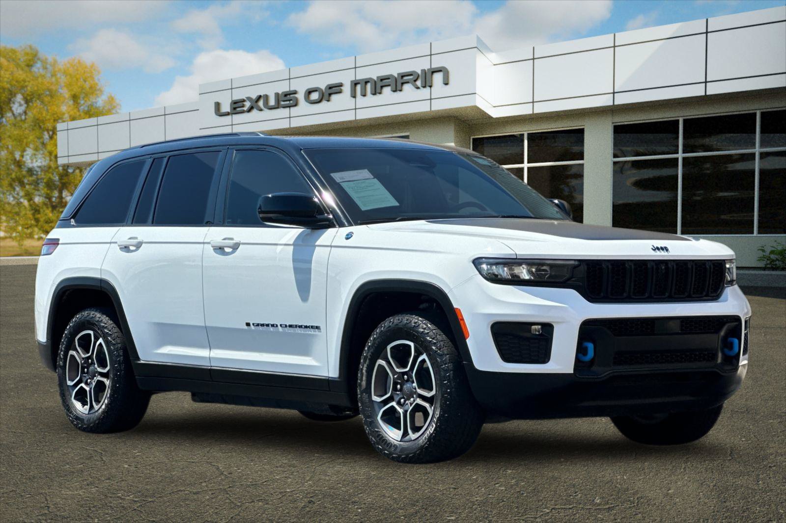 Used 2023 Jeep Grand Cherokee Trailhawk AWD/4WD image 5