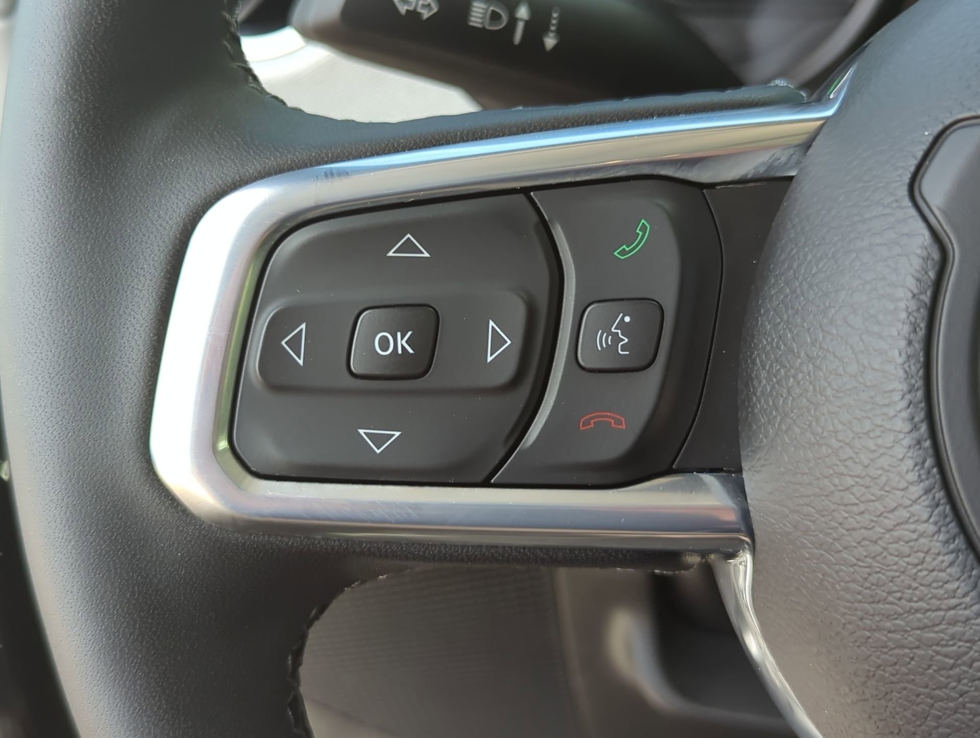 Used 2025 Jeep Wrangler Unlimited Sahara AWD/4WD image 64