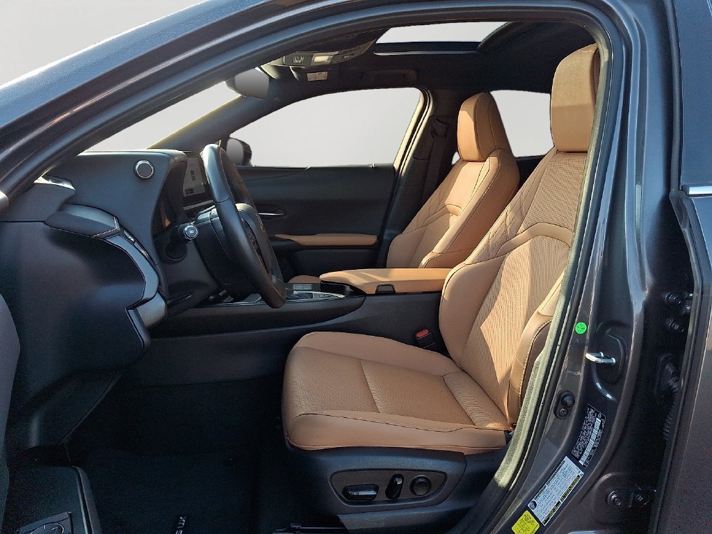 Used 2024 Lexus UX 250h AWD w/ Premium Package image 15
