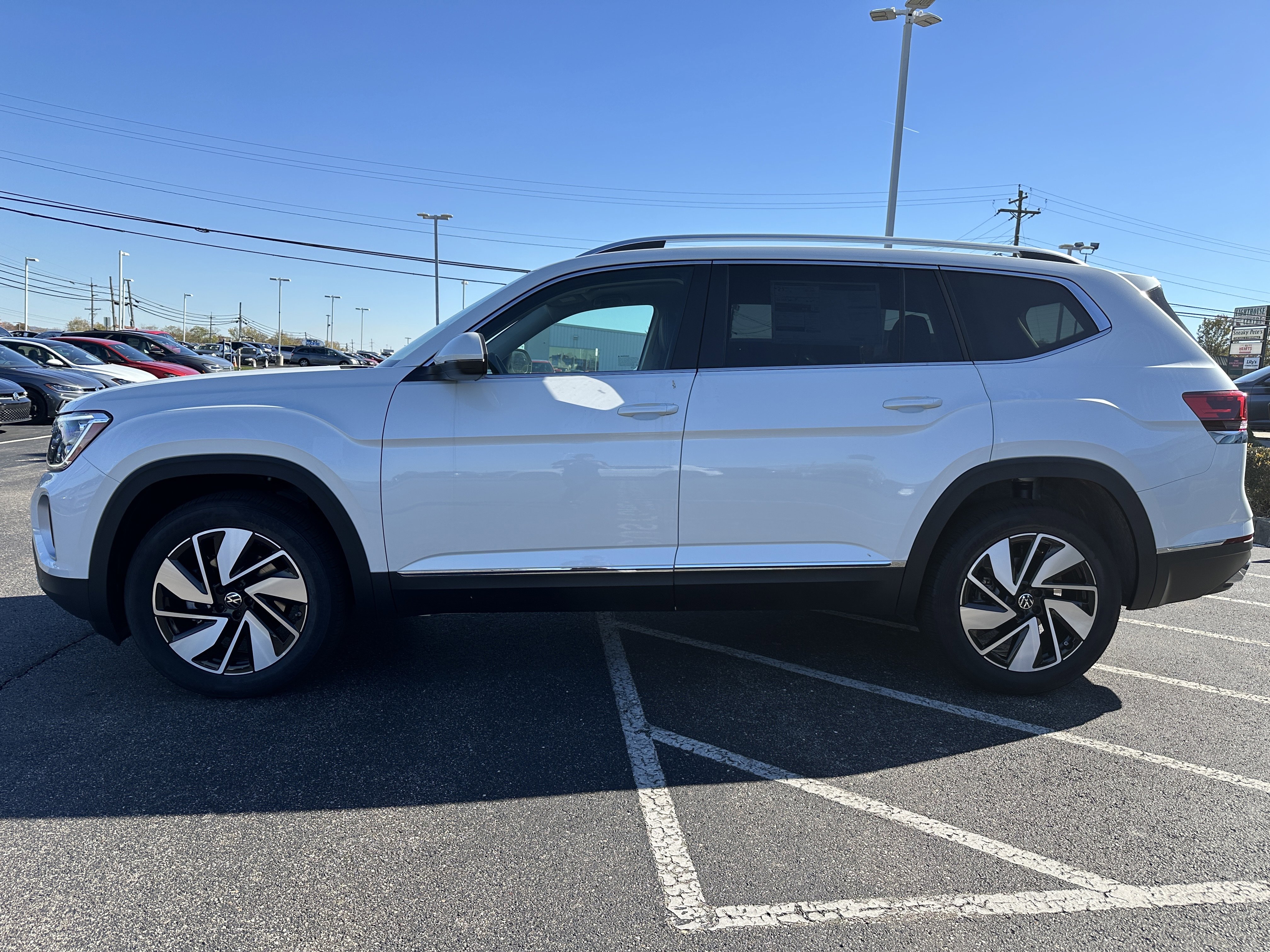 New 2026 Volkswagen Atlas SEL image 4