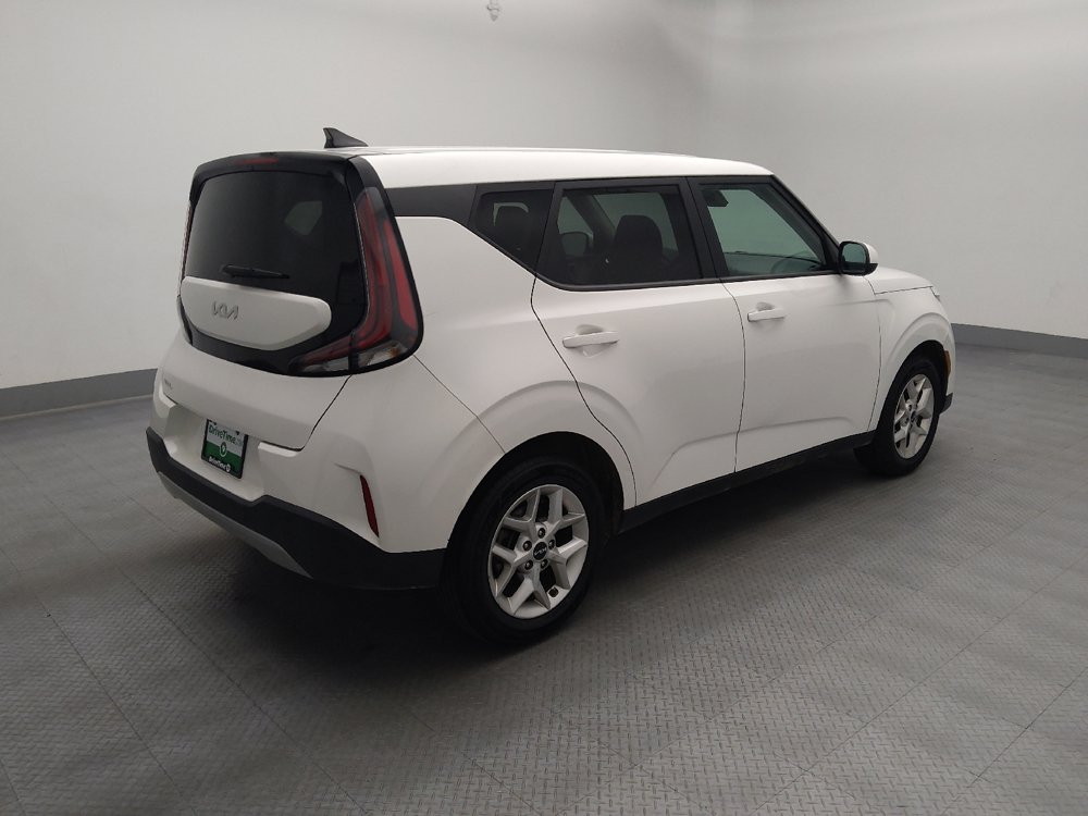 Used 2023 Kia Soul LX w/ Option Group 015 FWD image 10