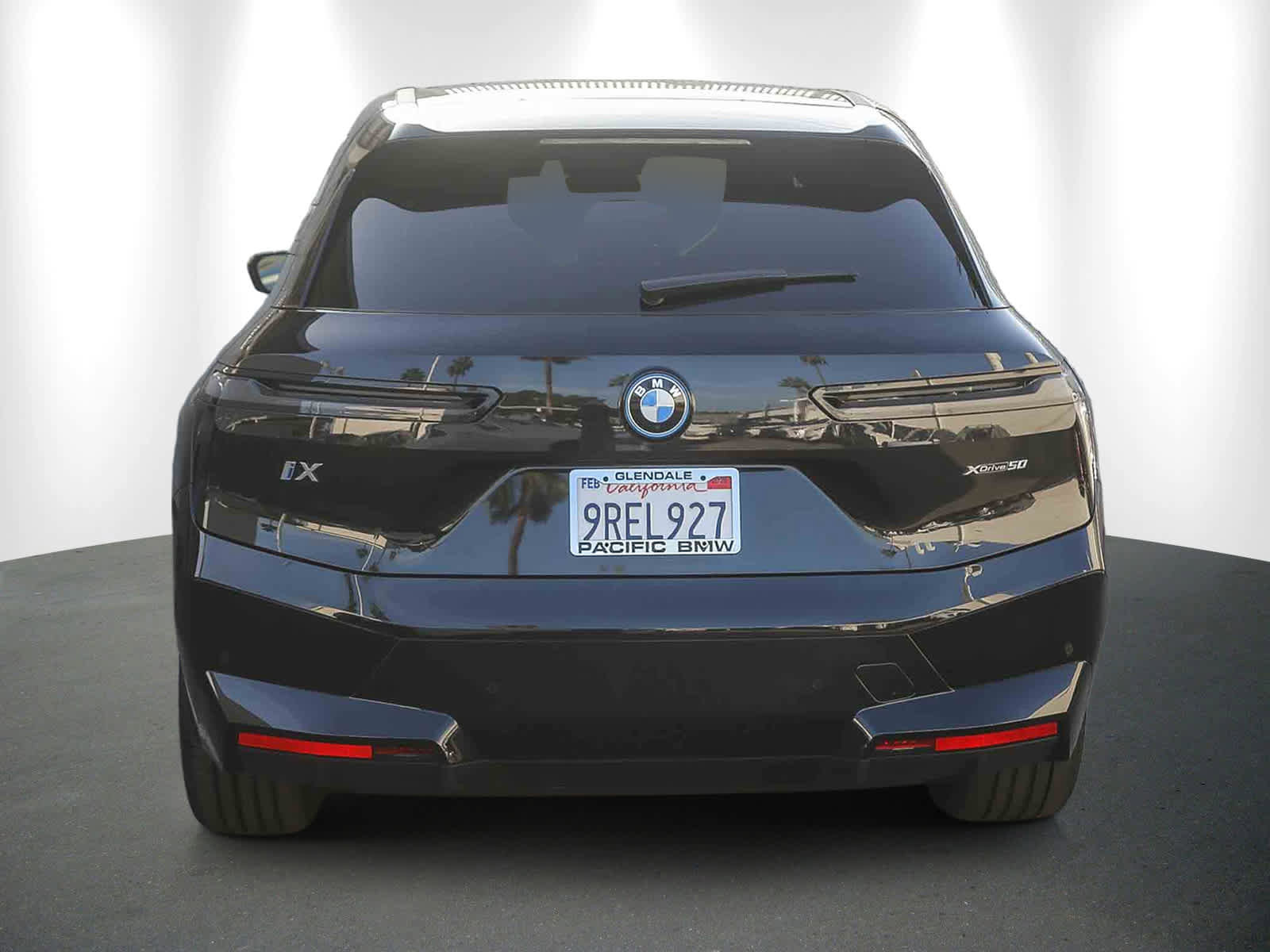 Used 2025 BMW iX xDrive50 w/ Sport Package image 5