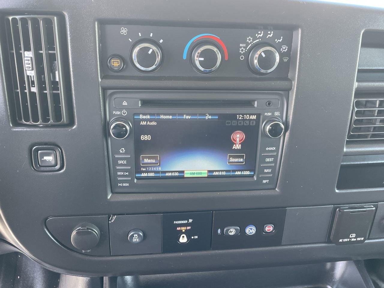 Used 2017 Chevrolet Express 3500 Extended image 21