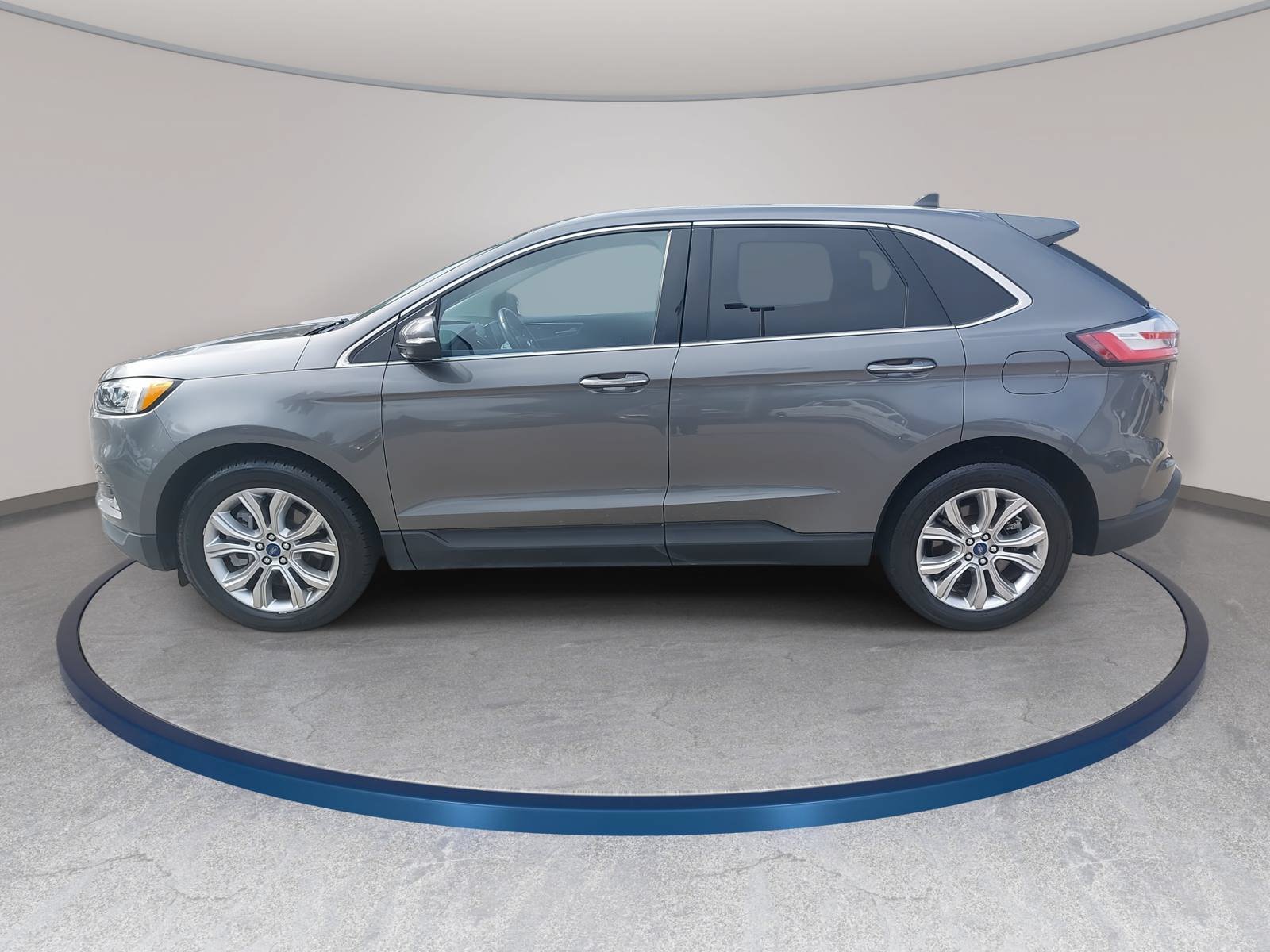 Used 2022 Ford Edge Titanium w/ Equipment Group 301A AWD/4WD image 8