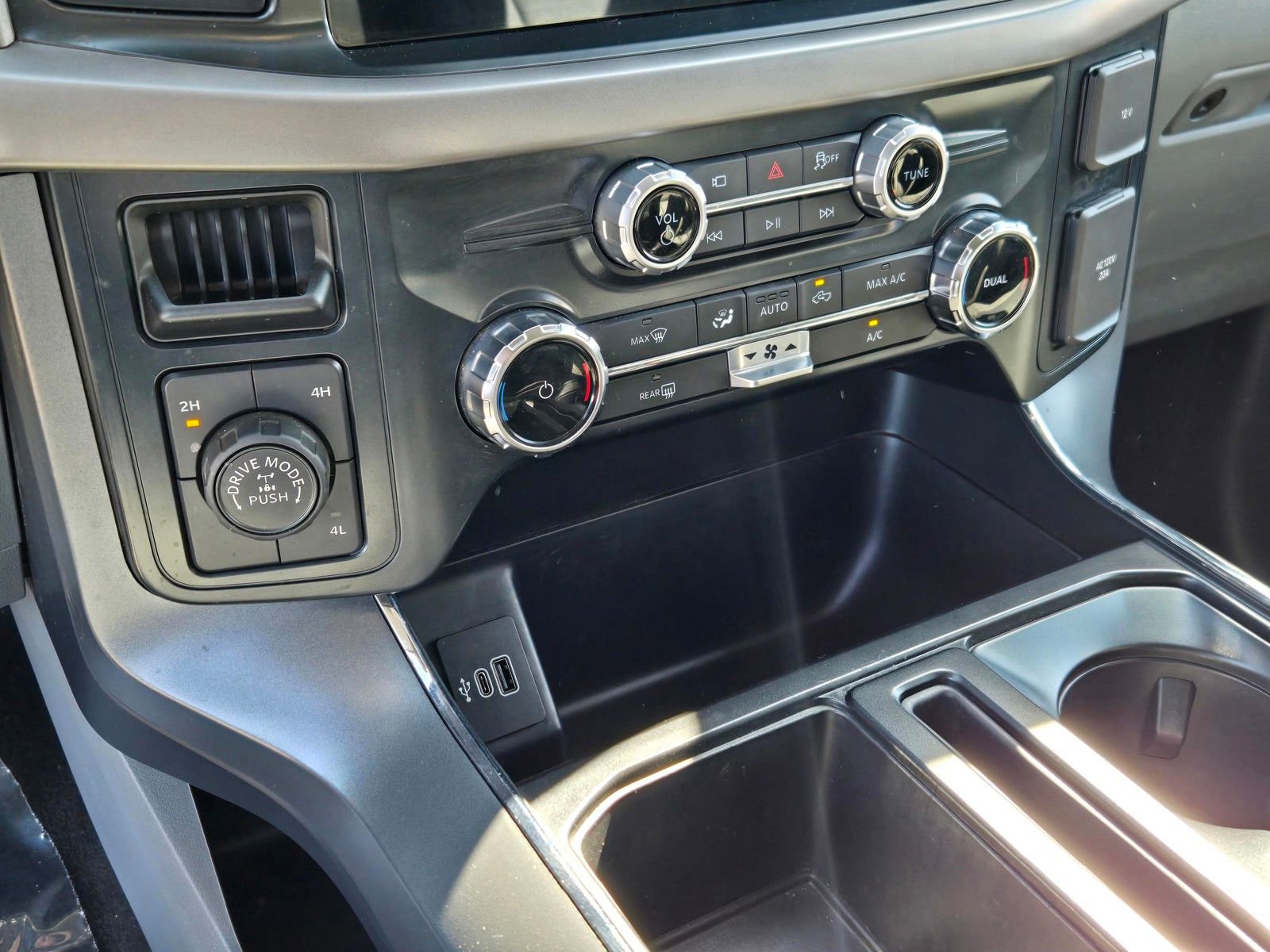 Used 2025 Ford F150 XLT w/ Equipment Group 301A Standard image 24