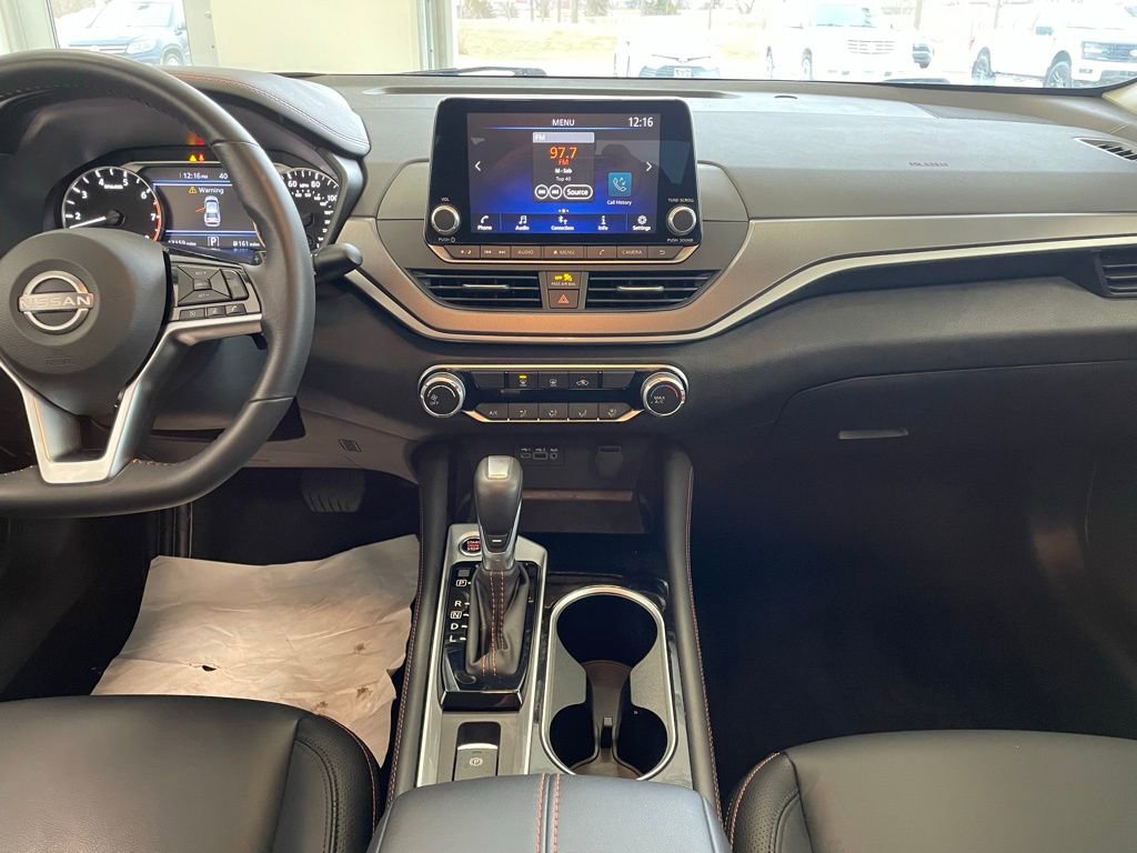 Used 2024 Nissan Altima 2.5 SR image 11