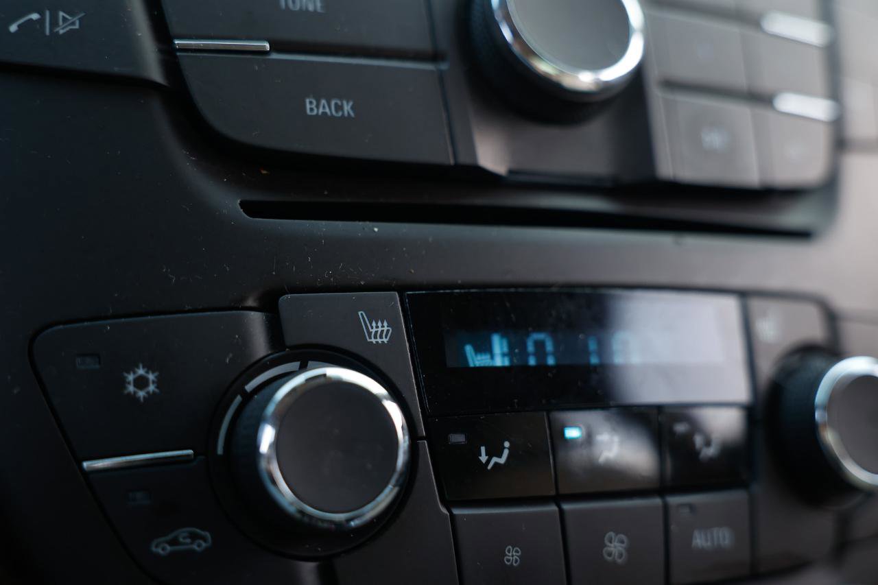 Used 2013 Buick Regal Premium image 29