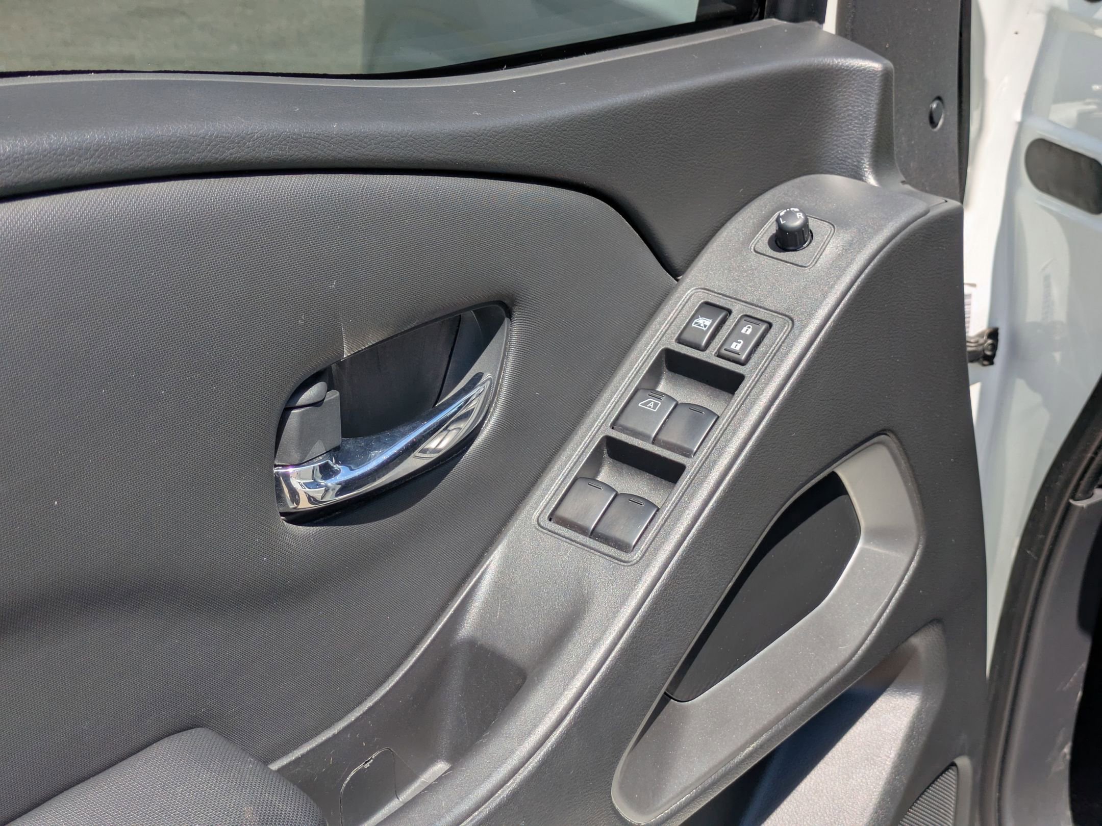 Used 2022 Nissan Frontier SV w/ Technology Package image 12