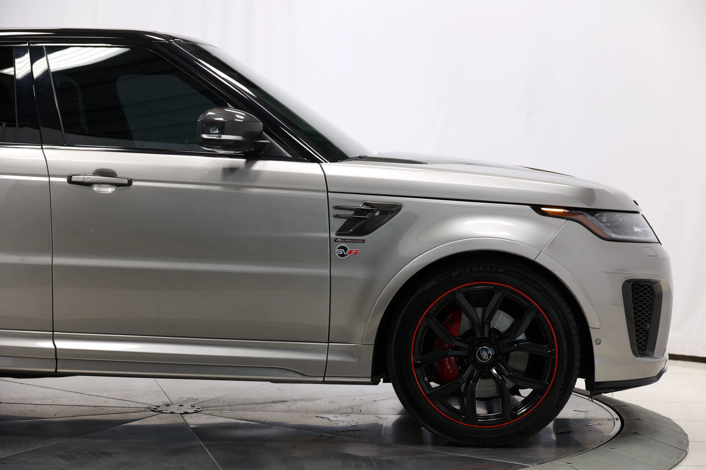 Used 2020 Land Rover Range Rover Sport SVR image 63