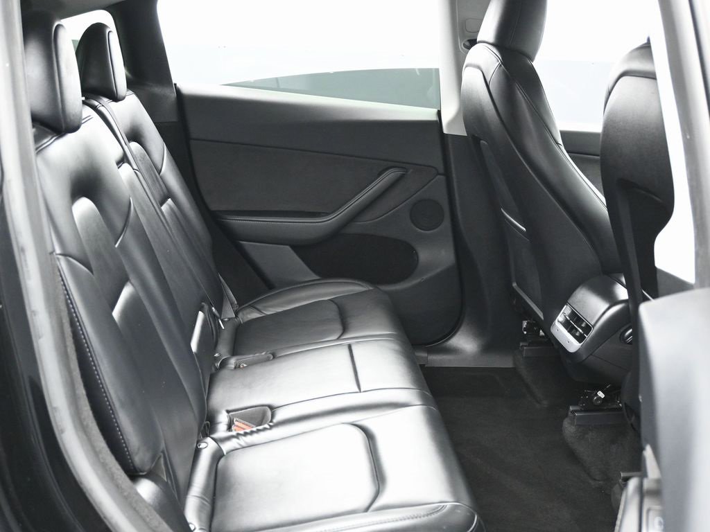 Used 2023 Tesla Model Y Long Range image 36