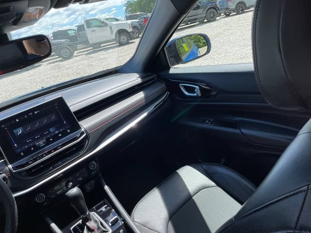 Used 2017 Chrysler Pacifica Touring-L FWD image 24