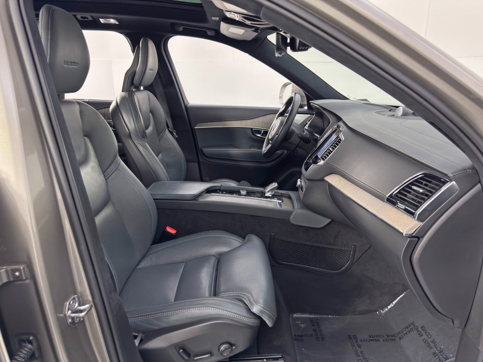 Used 2020 Volvo XC90 T8 Inscription w/ Protection Package image 16