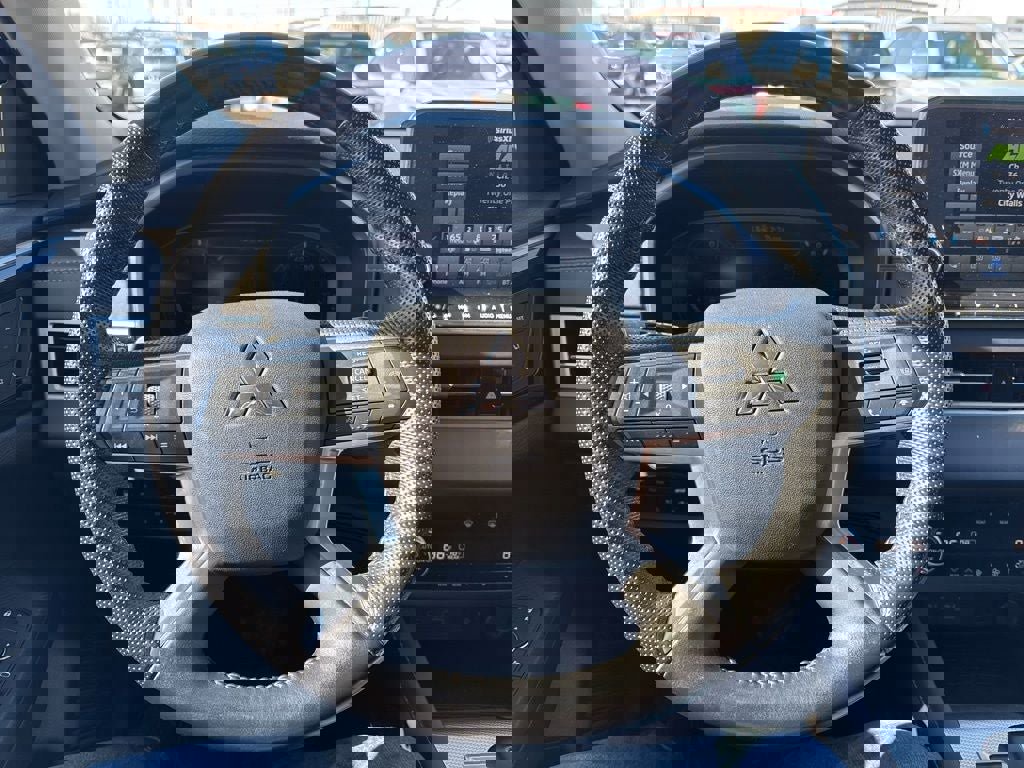 Used 2024 Mitsubishi Outlander SEL Black Edition image 16