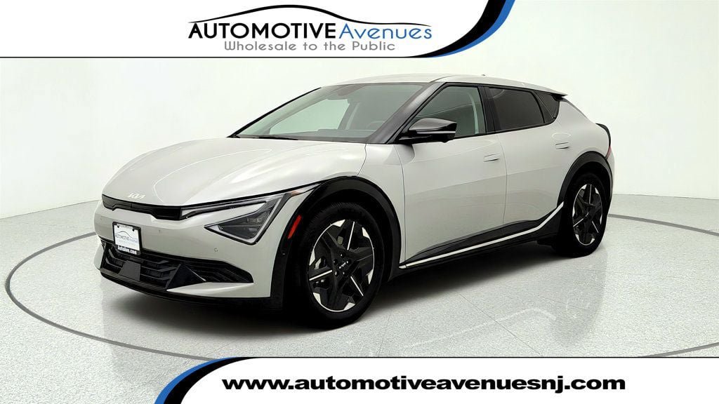 Used 2025 Kia EV6 Wind RWD image 1