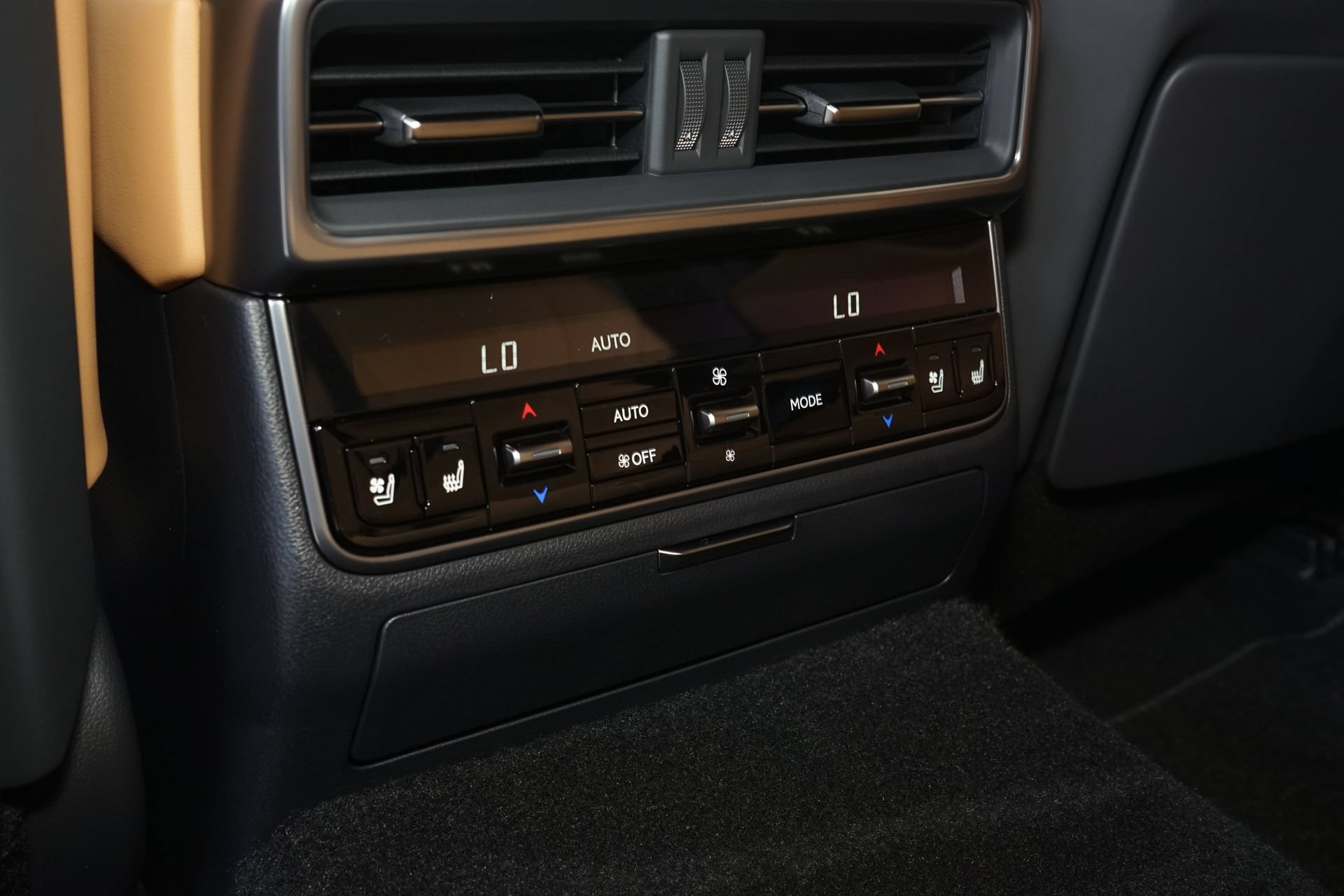 Used 2026 Lexus LX 700h Luxury AWD/4WD image 21