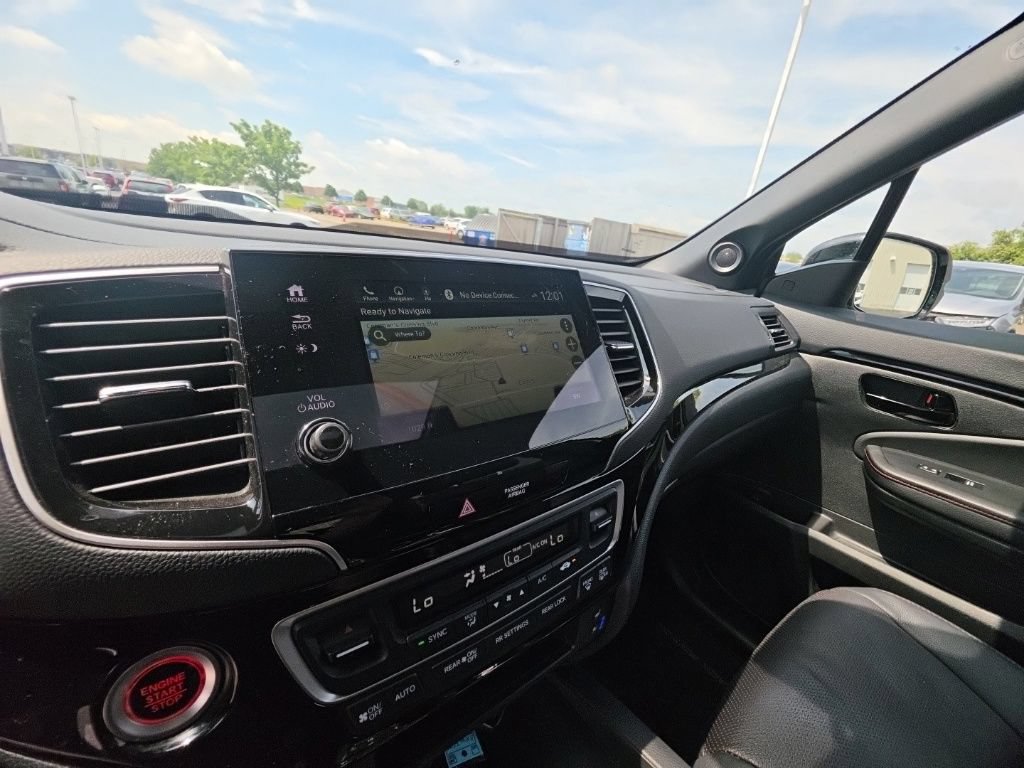 Certified 2025 Honda Passport Black Edition image 20