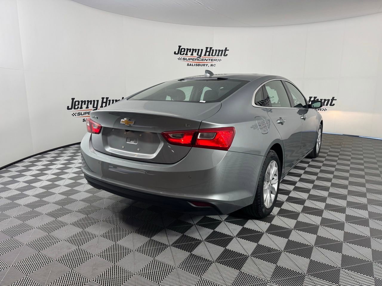 Used 2024 Chevrolet Malibu LT image 11