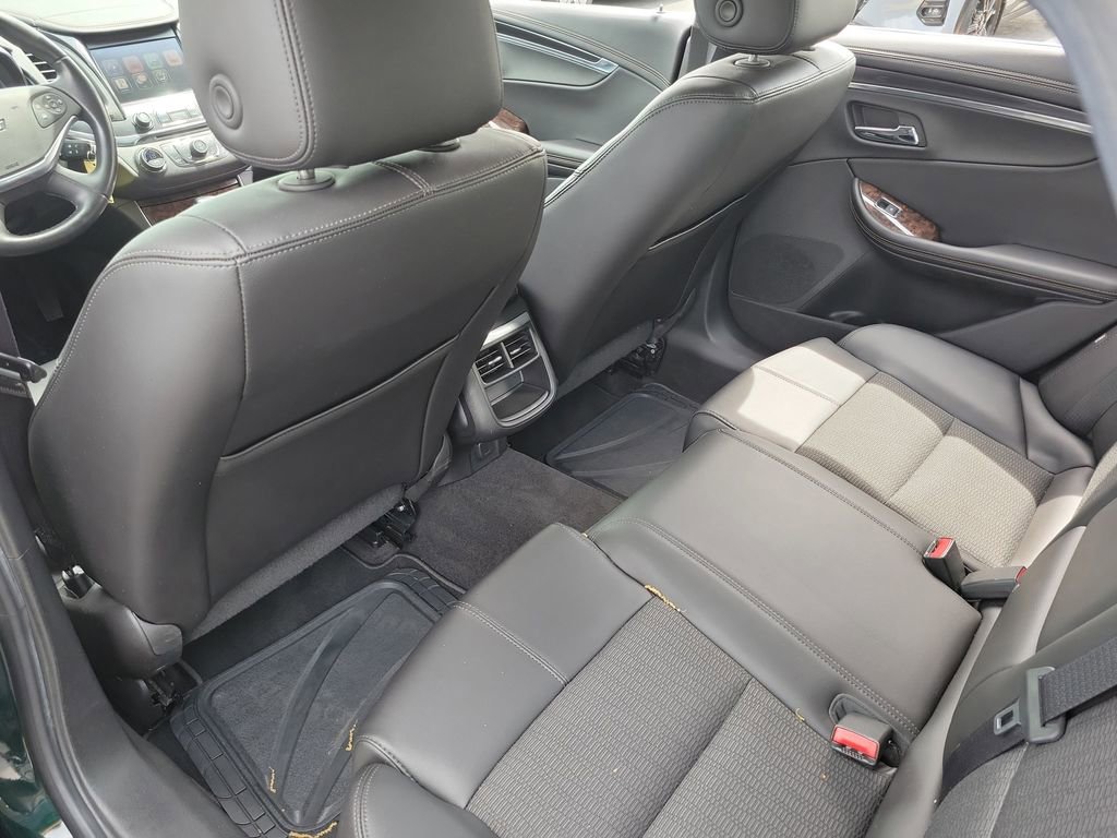 Used 2015 Chevrolet Impala LT w/ Convenience Package FWD image 16