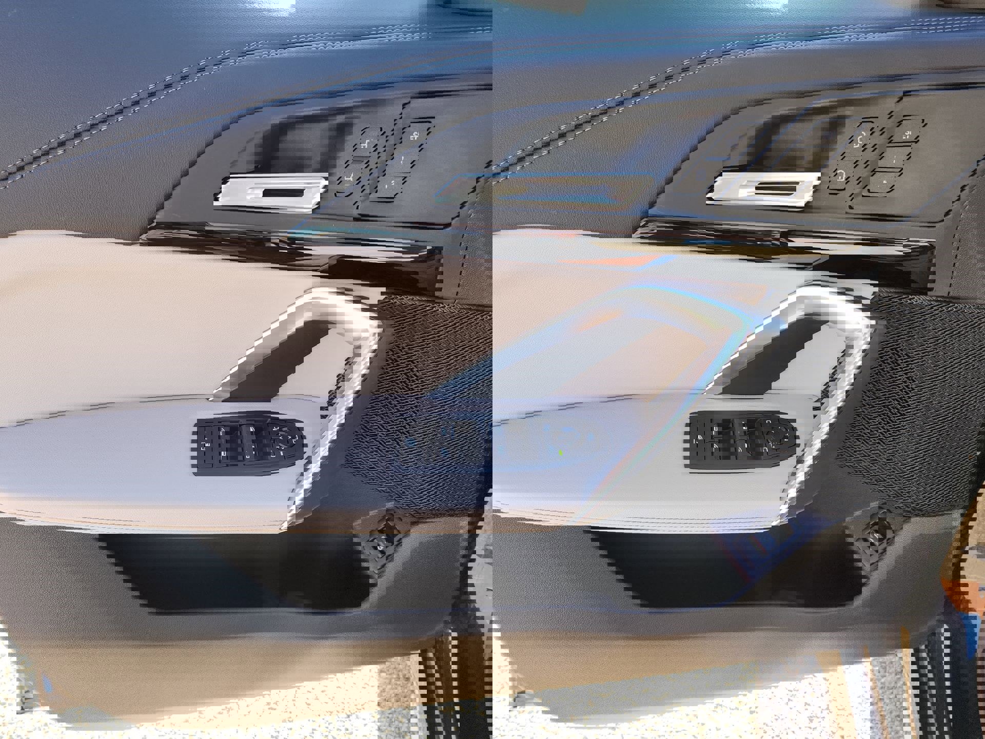 Certified 2025 BMW X1 xDrive28i image 15