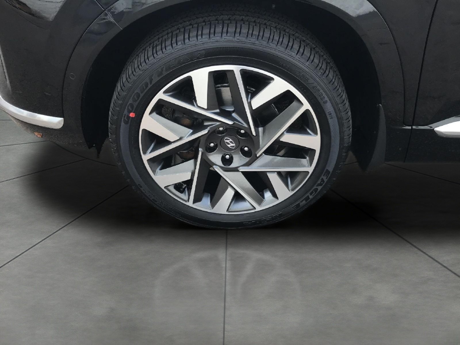 Used 2023 Hyundai Santa Fe Calligraphy AWD/4WD image 3