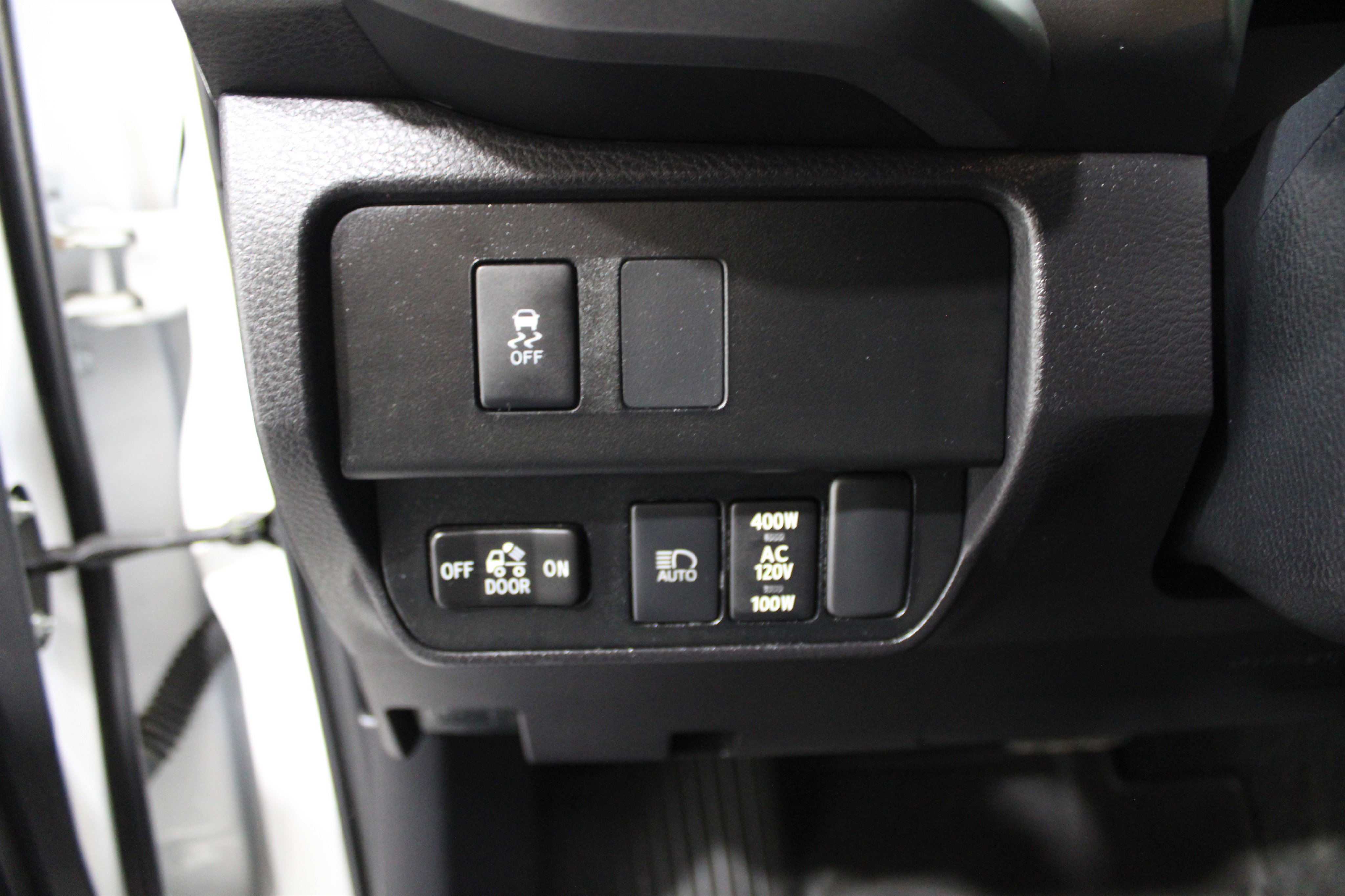 Used 2023 Toyota Tacoma TRD Off-Road w/ Technology Package image 7