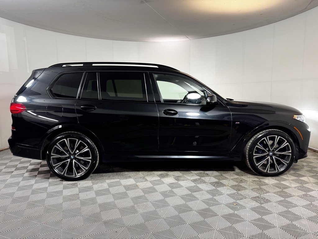 Used 2022 BMW X7 M50i image 10