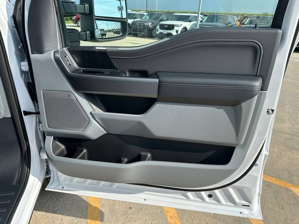 New 2026 Ford F350 XLT w/ XLT Premium Package AWD/4WD image 30