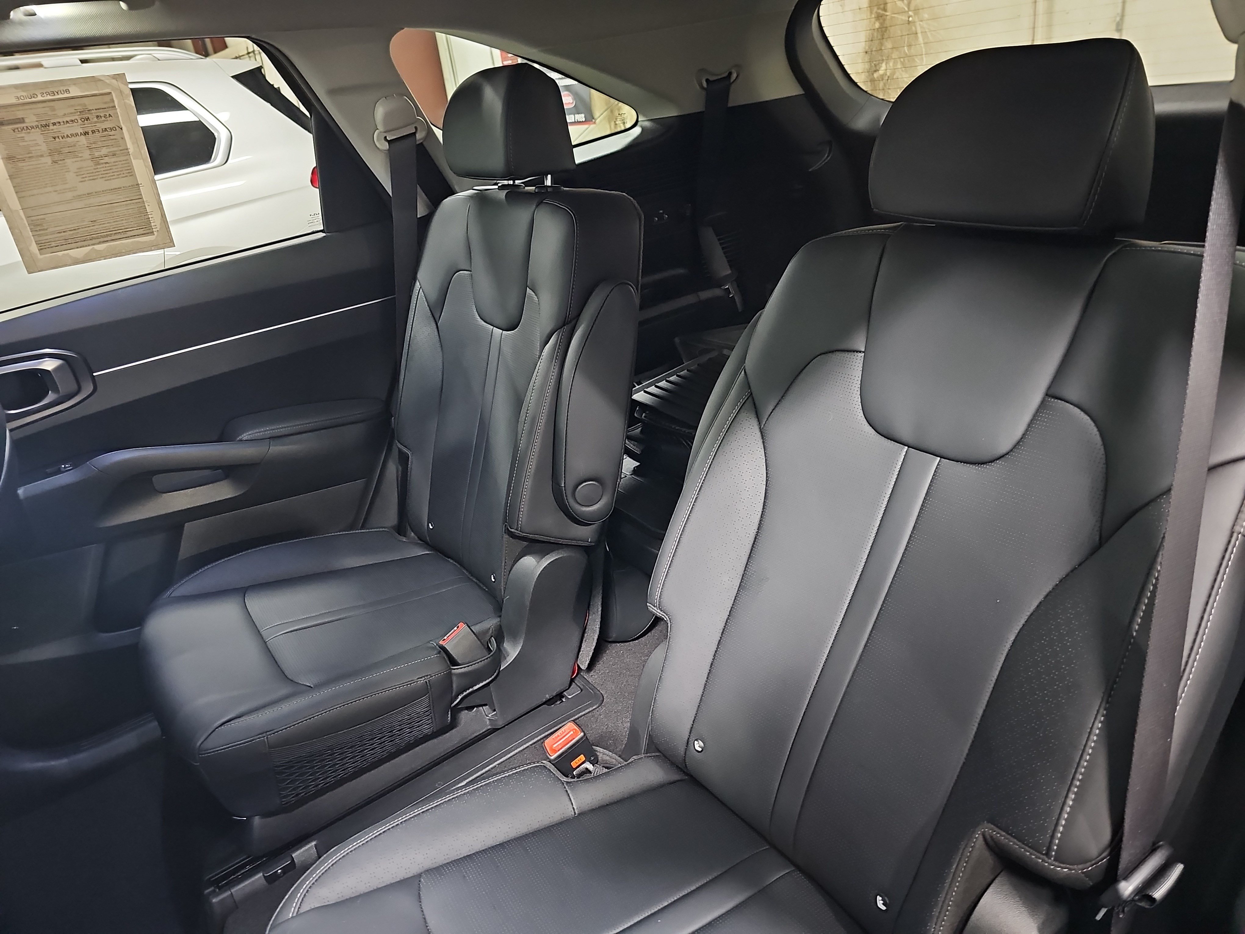 Used 2025 Kia Sorento EX AWD/4WD image 14