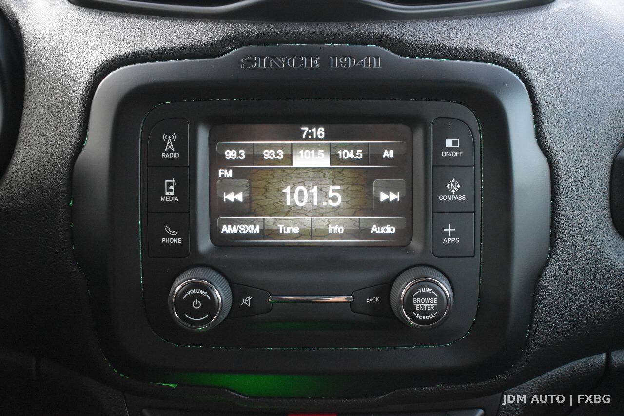 Used 2017 Jeep Renegade Latitude w/ Cold Weather Group AWD/4WD image 24