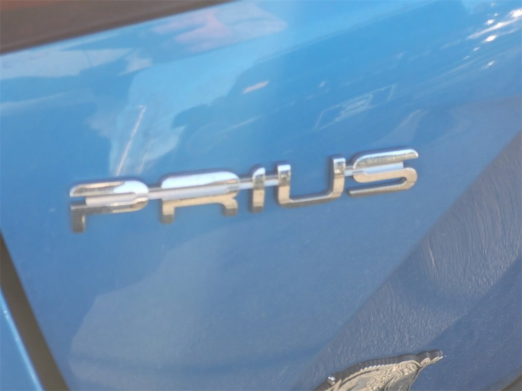 Used 2021 Toyota Prius XLE image 8