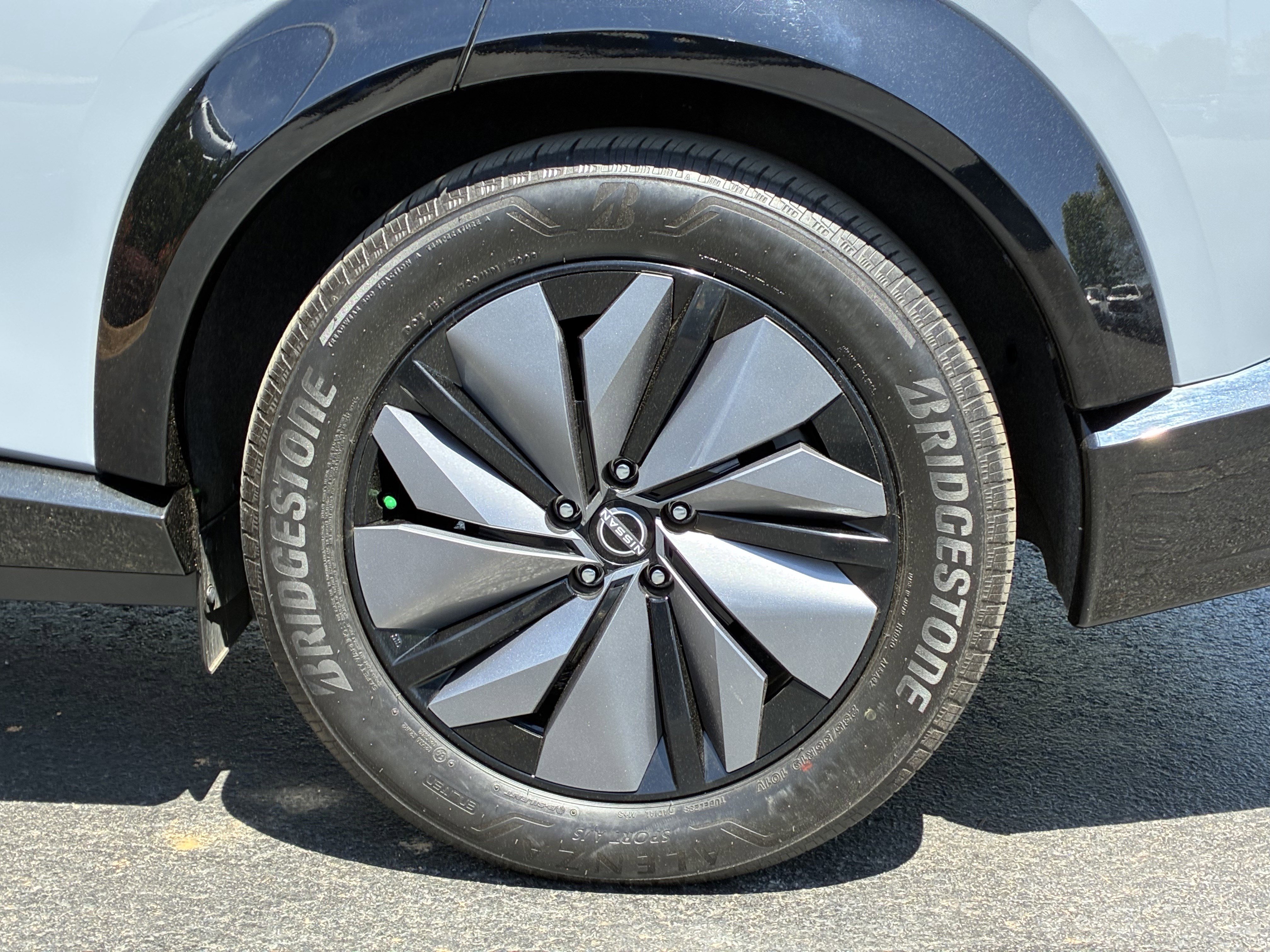 Used 2024 Nissan Ariya AWD image 10