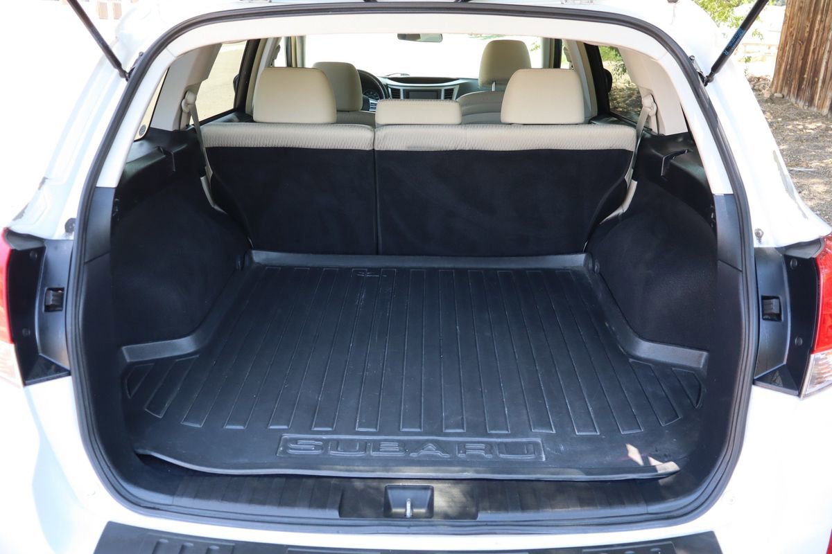 Used 2012 Subaru Outback 2.5i Premium w/ All-Weather Pkg AWD/4WD image 14