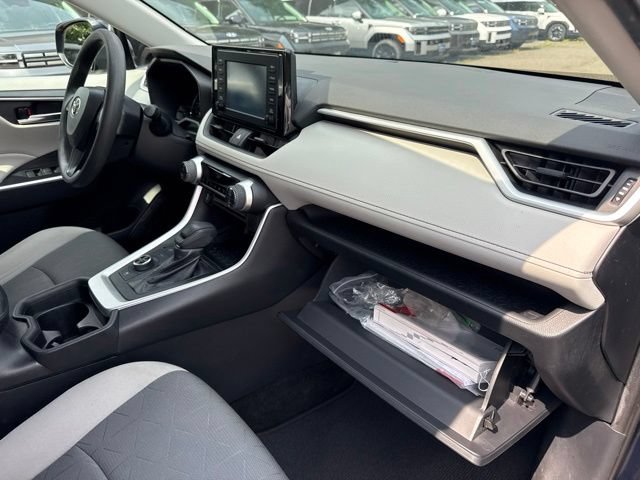 Used 2019 Toyota RAV4 XLE w/ Carpet Mat Package AWD/4WD image 28
