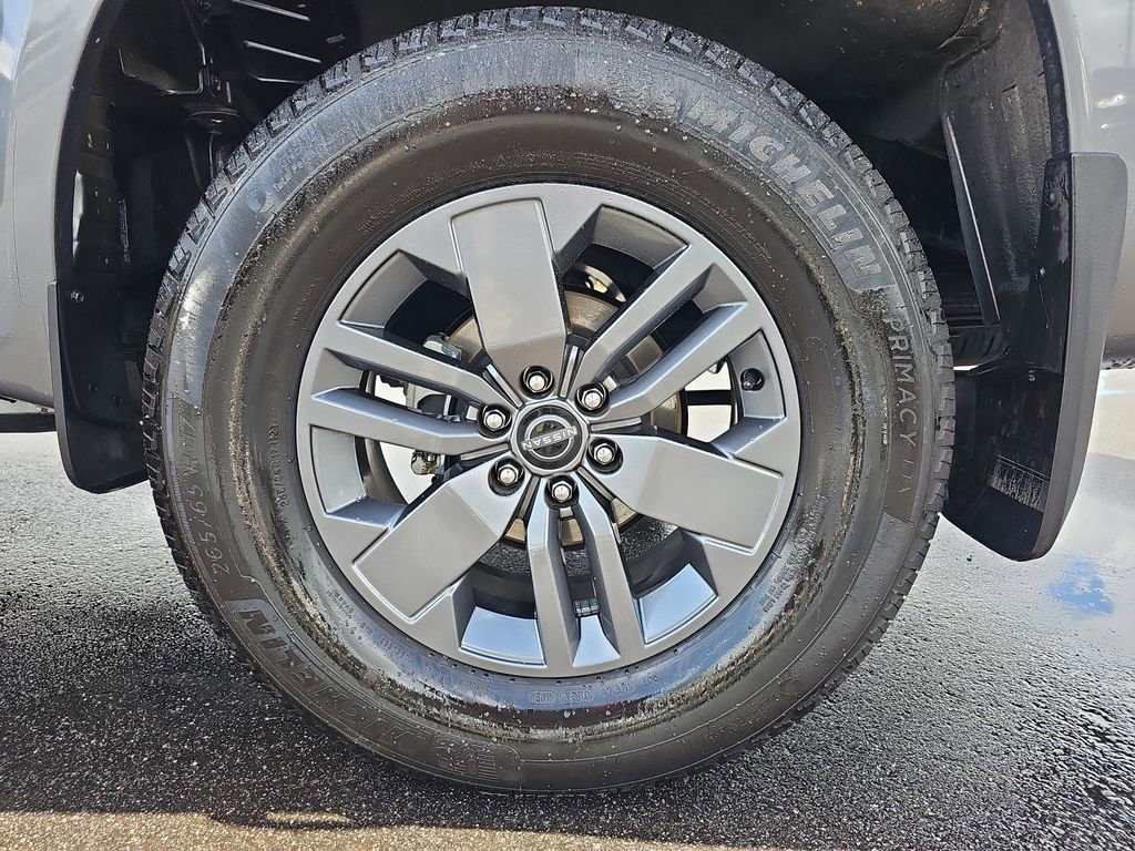 Used 2025 Nissan Frontier SV image 34