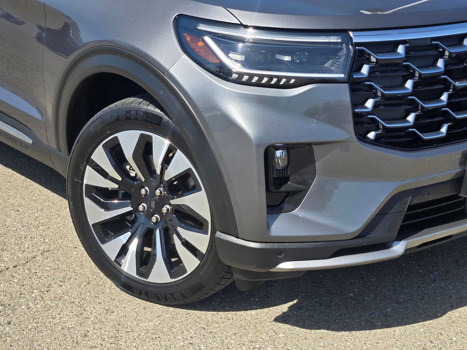 Used 2025 Ford Explorer Platinum w/ LUX Leather Package image 9