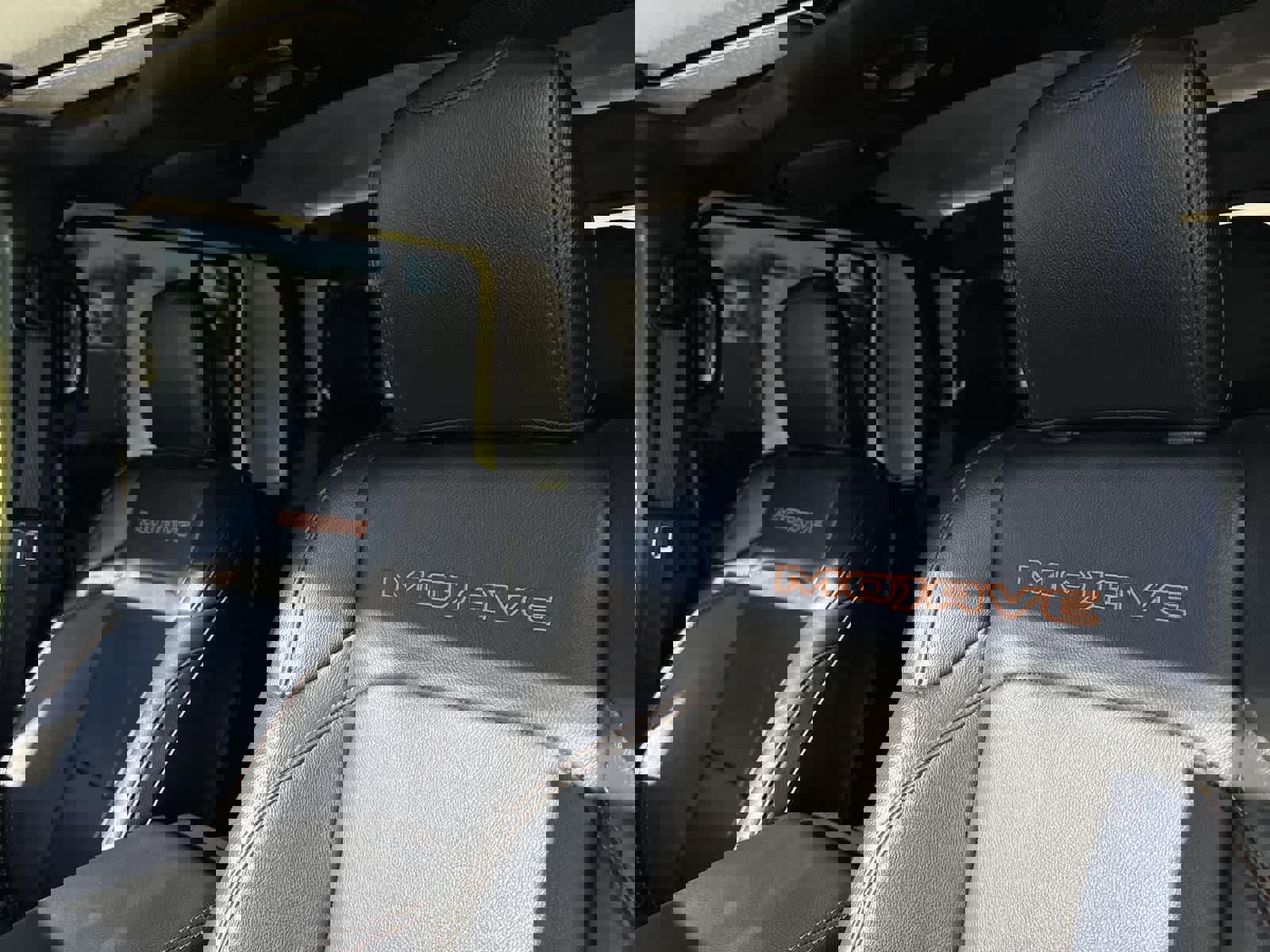 Used 2023 Jeep Gladiator Mojave w/ Cold Weather Group image 23