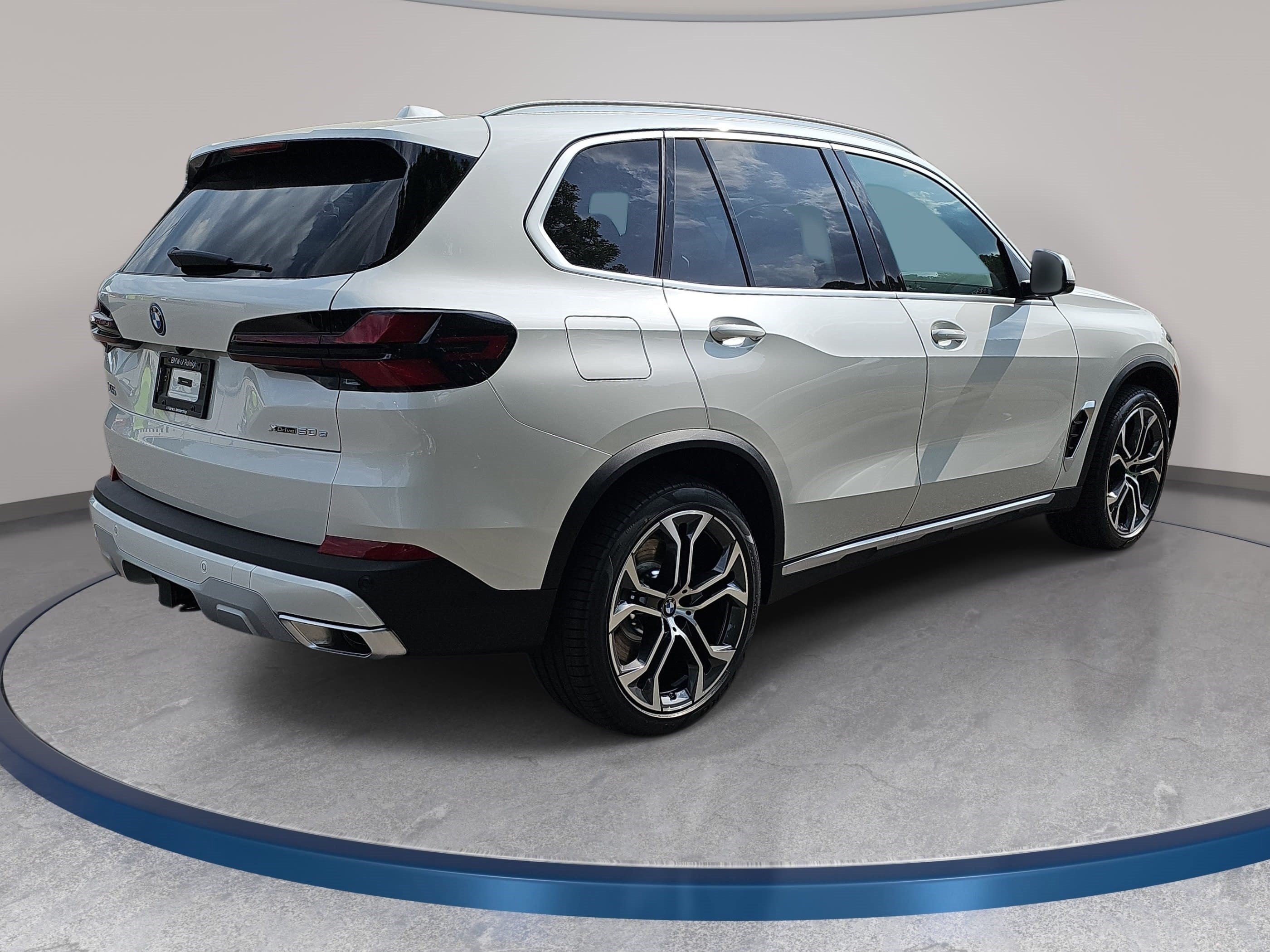 New 2026 BMW X5 xDrive50e AWD/4WD image 5