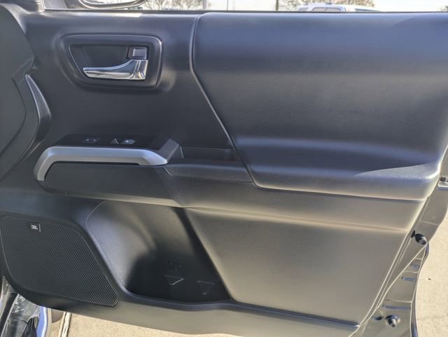 Used 2022 Toyota Tacoma Limited image 31