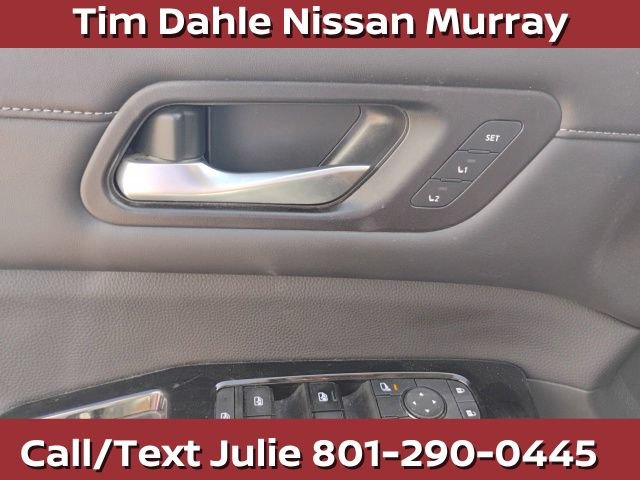 Used 2023 Nissan Pathfinder SL AWD/4WD image 24