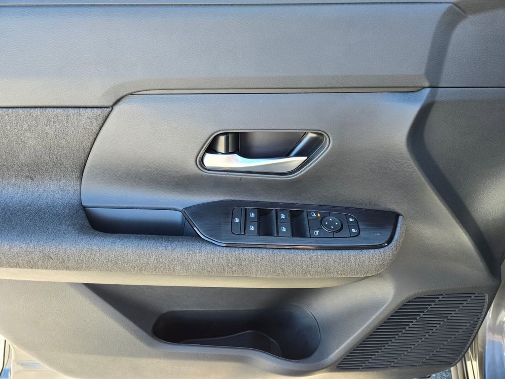 New 2026 Nissan Kicks SV w/ SV Premium Package FWD image 10