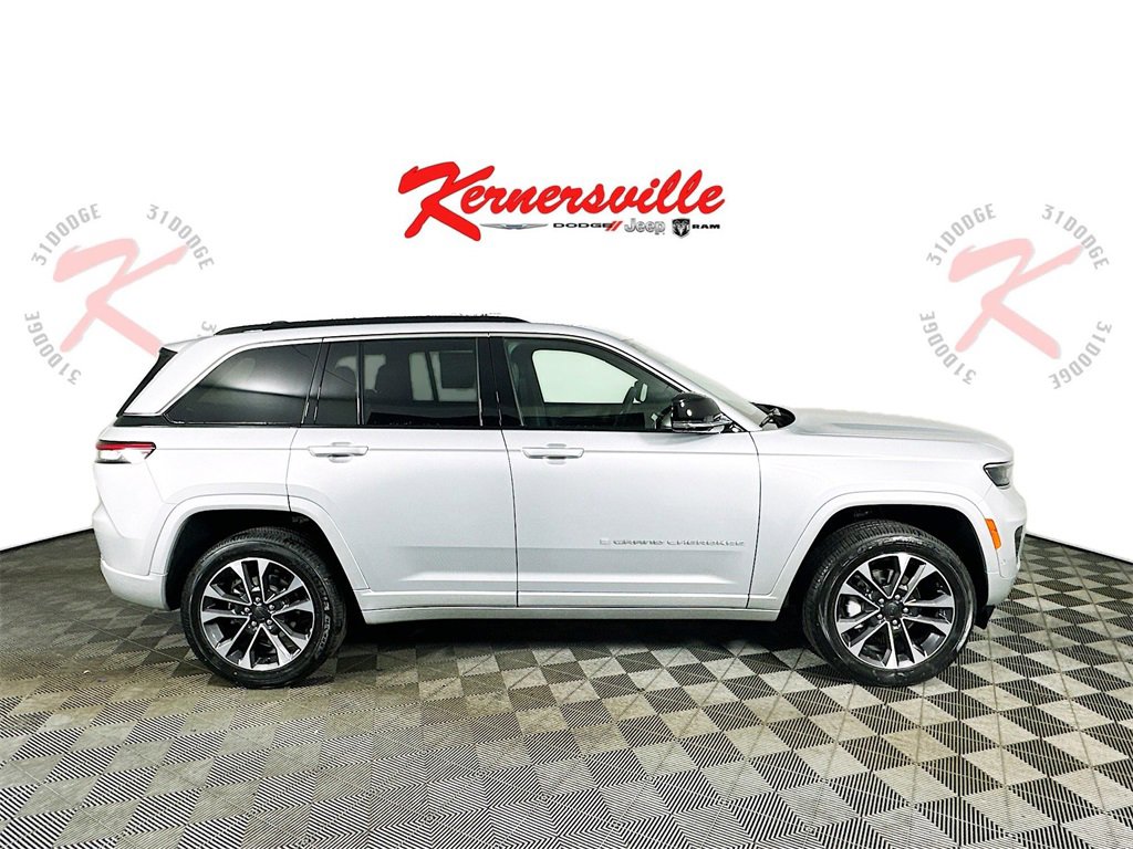 New 2025 Jeep Grand Cherokee Overland w/ Luxury Tech Group IV image 8