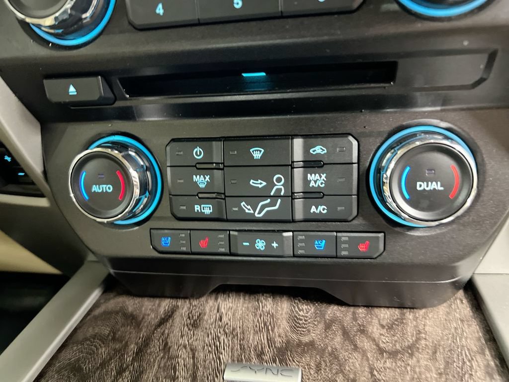 Used 2017 Ford F350 Lariat w/ Lariat Value Package AWD/4WD image 16