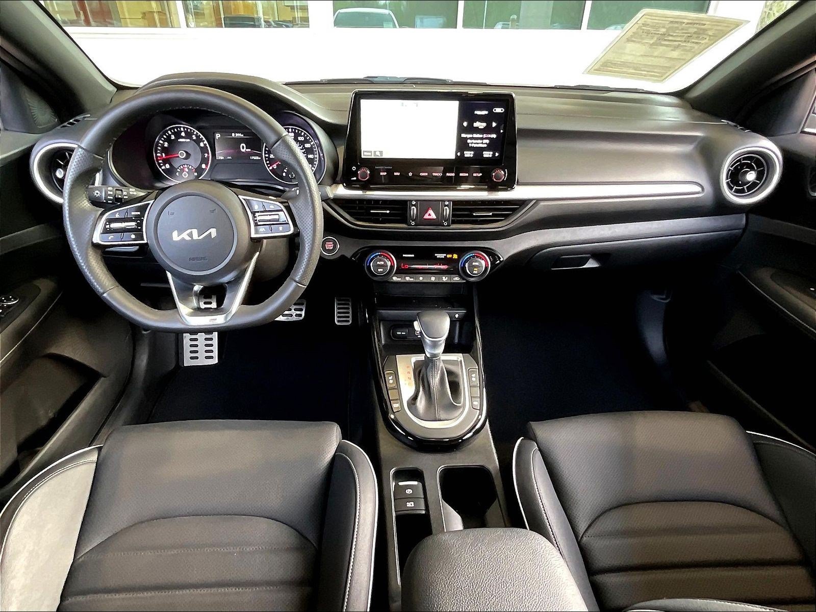 Used 2023 Kia Forte GT-Line w/ GT-Line Premium Package FWD image 7