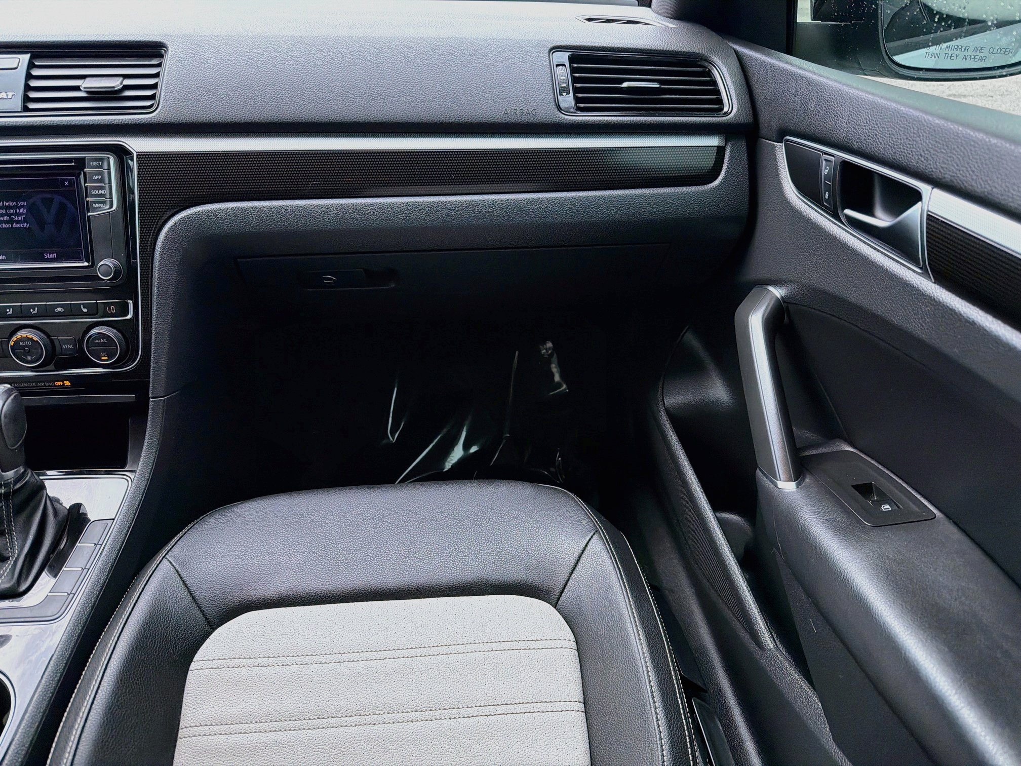 Used 2018 Volkswagen Passat GT FWD image 17