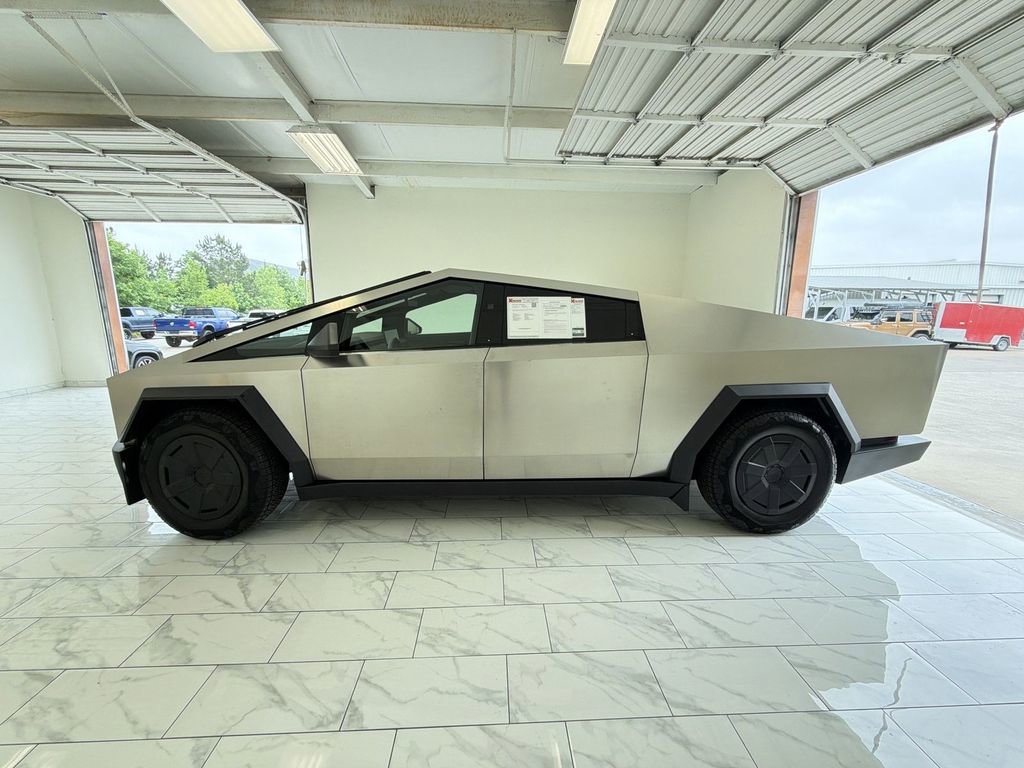 Used 2025 Tesla Cybertruck AWD Crew Cab image 5