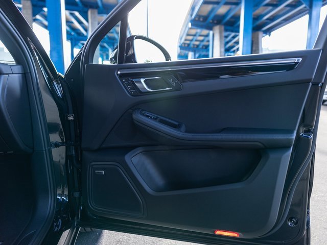 New 2026 Porsche Macan image 35