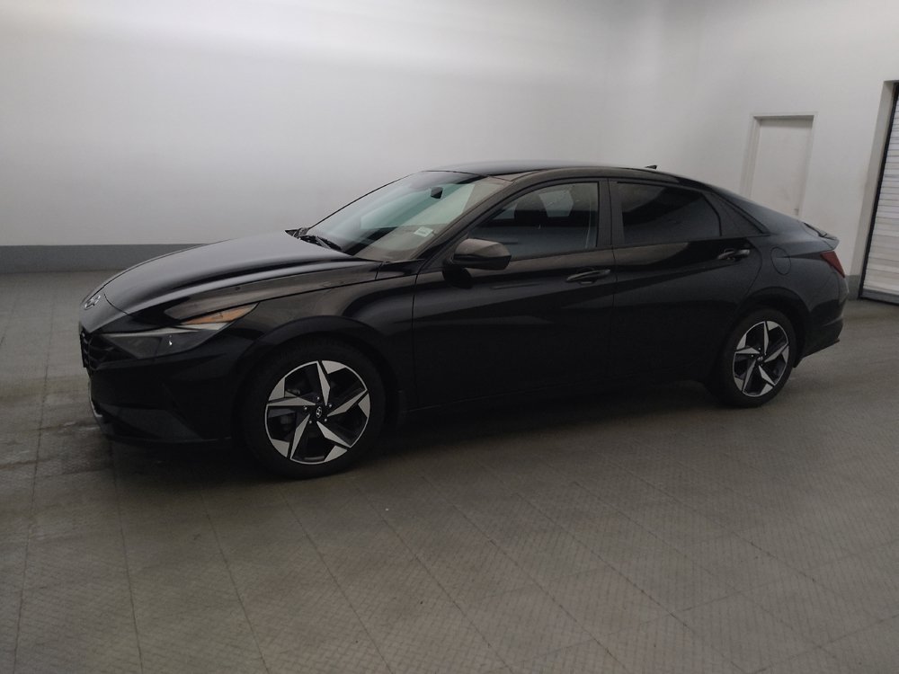 Used 2023 Hyundai Elantra SEL w/ Convenience Package FWD image 2