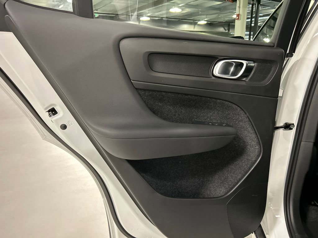 Certified 2023 Volvo C40 P8 Recharge Ultimate image 22