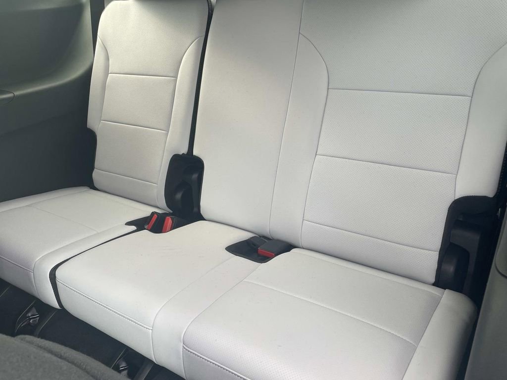 New 2026 Chevrolet Traverse High Country image 13